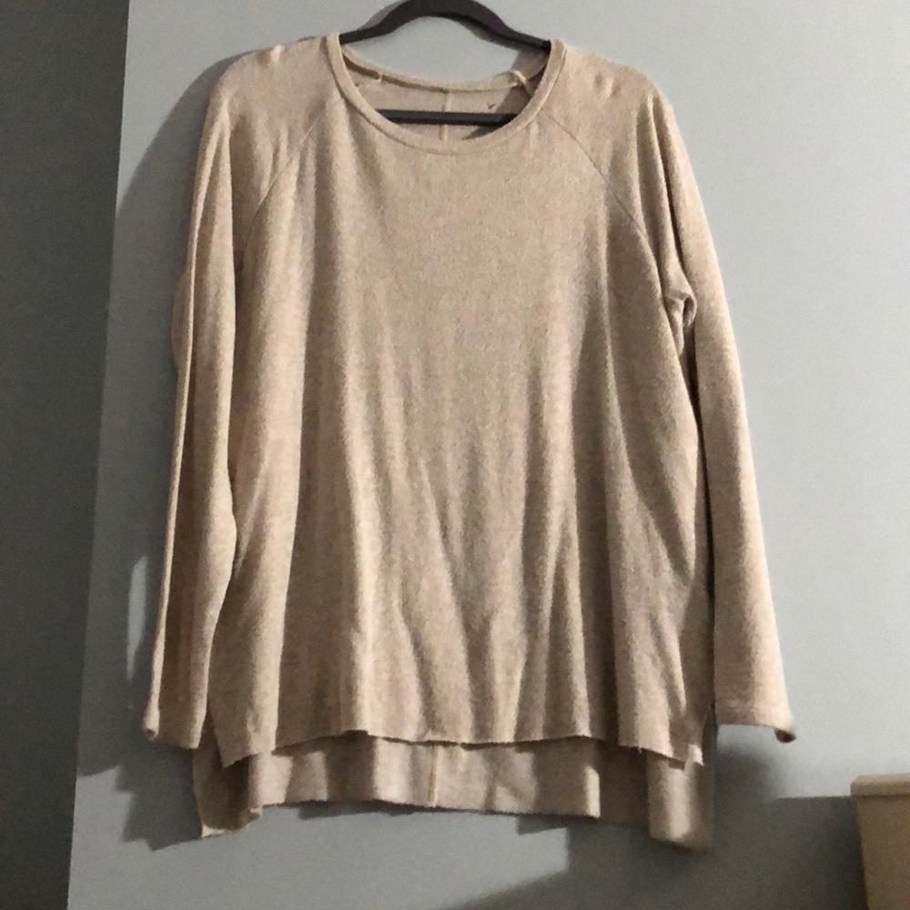 American Eagle beige top